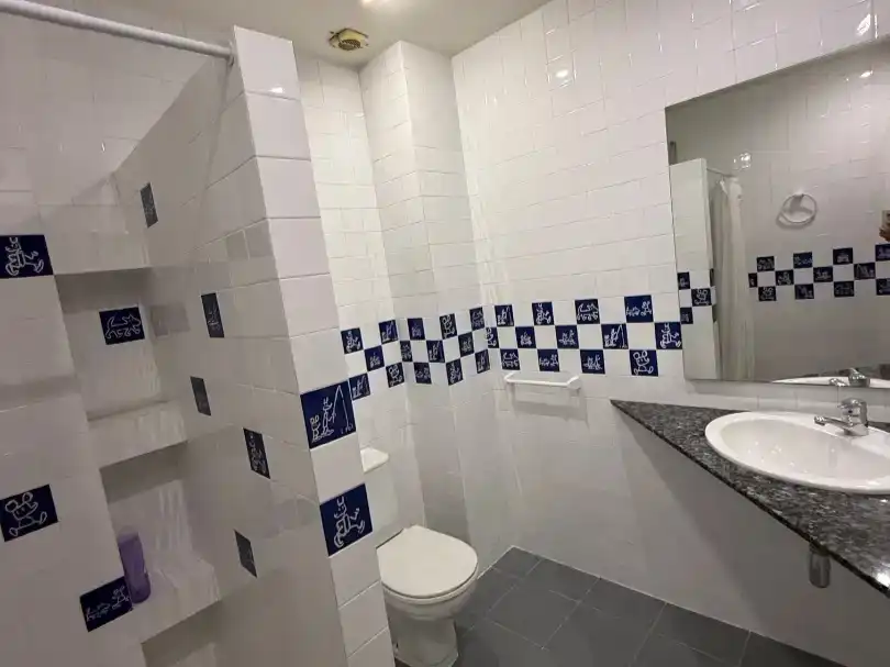 Bathroom of Flat for rent in Albal  with Air Conditioner and Balcony