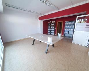 Premises to rent in Piera  with Air Conditioner