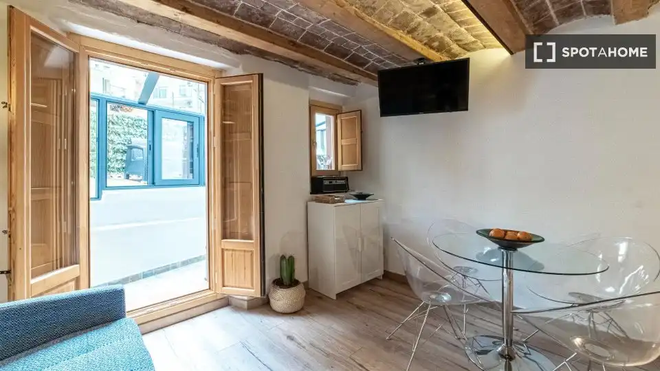 Balcony of Flat for rent in Barcelona  with Air Conditioner, Heating and Furnished