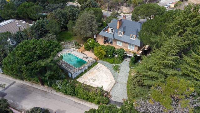 Casa-chalet en Venta en Los Robles