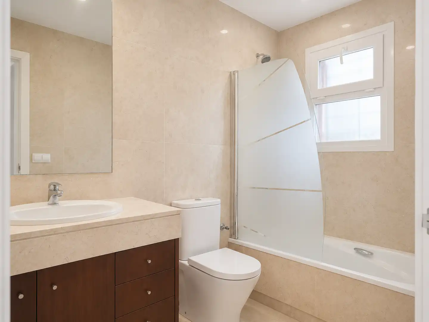 Bathroom of Detached homes for sale in El Puerto de Santa María  with Air Conditioner, Heating and Private garden