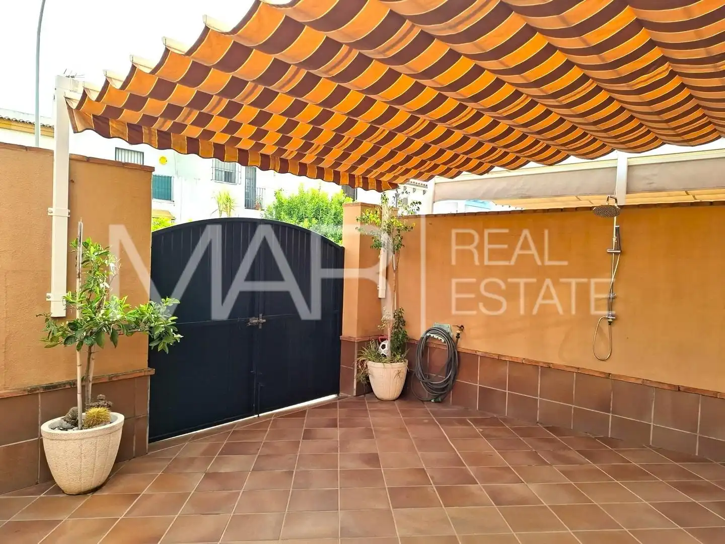 Terraza de Casa adosada en venta en Chiclana de la Frontera con Aire acondicionado y Balcón