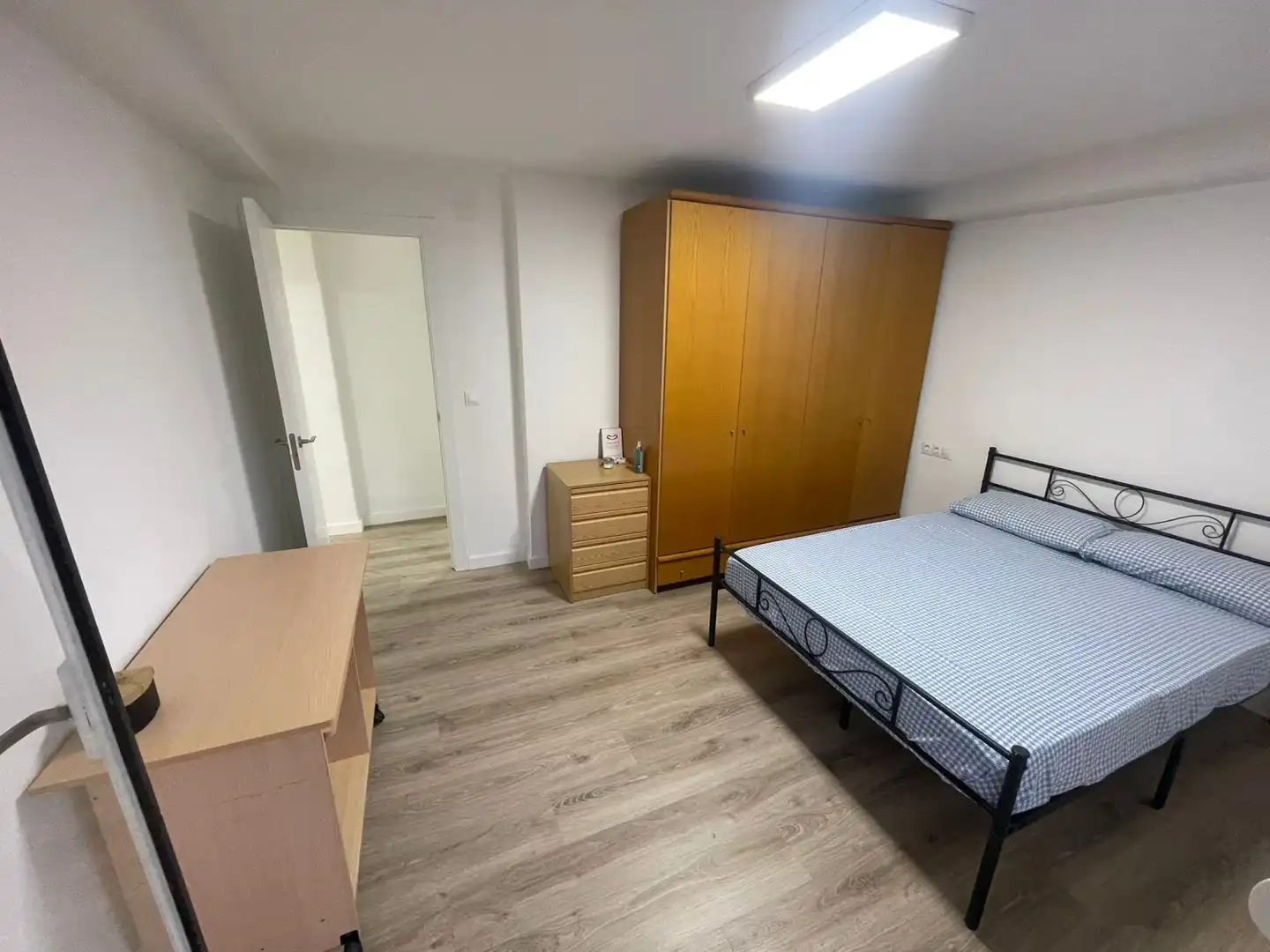 Bedroom of Flat for rent in Valencia  with Air Conditioner, Heating and Terrace