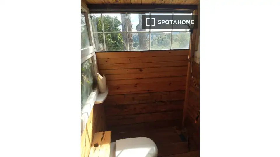 Baño de Apartamento para compartir en Sant Cebrià de Vallalta con Aire acondicionado, Terraza y Amueblado