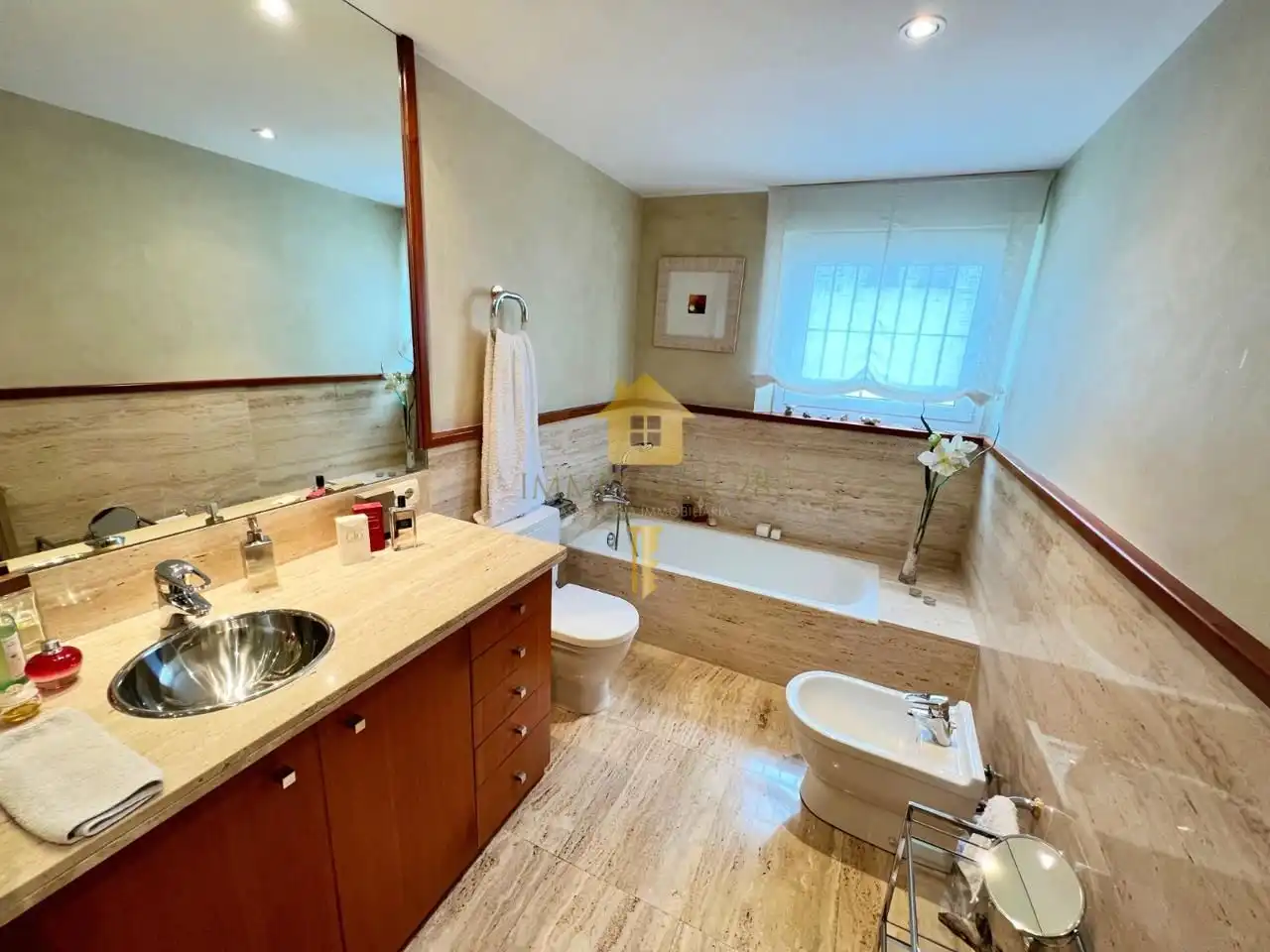 Bany de Casa o xalet en venda en La Bisbal d'Empordà amb Aire condicionat, Jardí privat i Terrassa