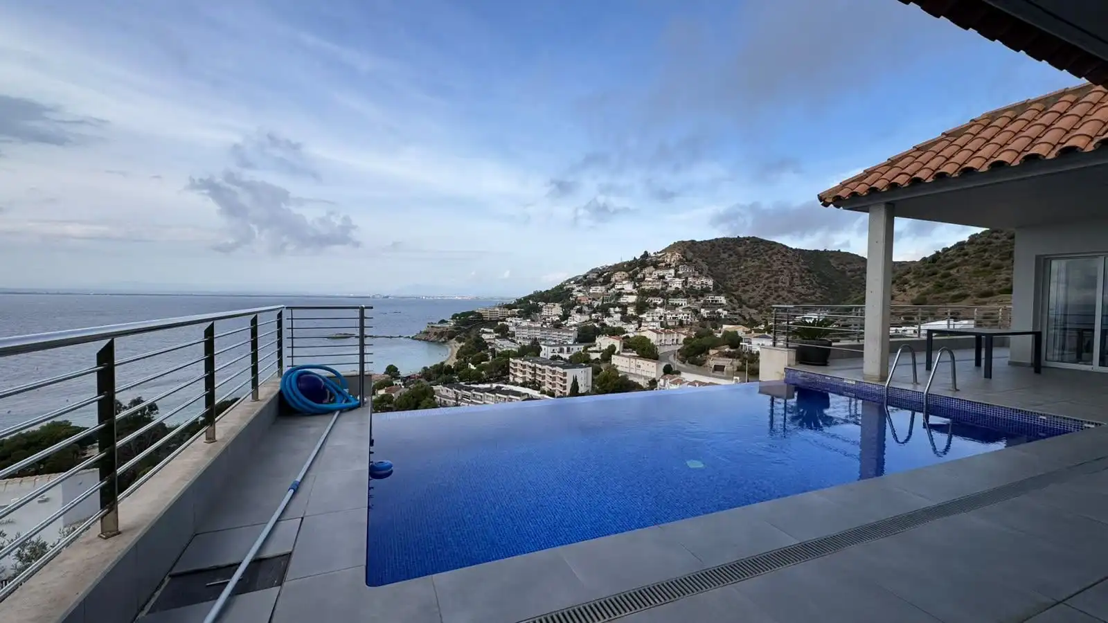 Swimming pool of Houses for sale in Almadrava - Canyelles - Puig-Rom