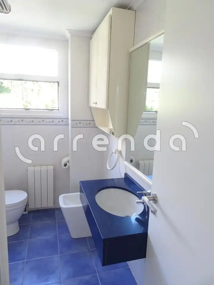 Baño de Piso de alquiler en Santander con Amueblado
