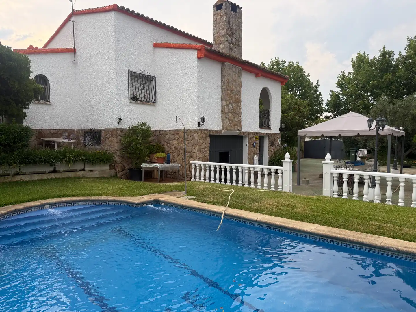 Swimming pool of Houses for sale in Villanueva del Pardillo  with Heating, Private garden and Terrace