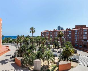 Exterior view of Apartment to share in  Barcelona Capital  with Air Conditioner and Terrace