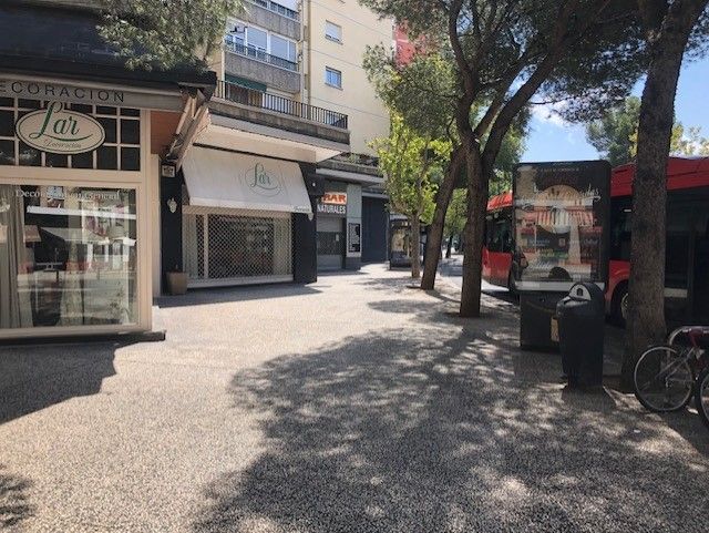 Vista exterior de Local en venta en  Zaragoza Capital