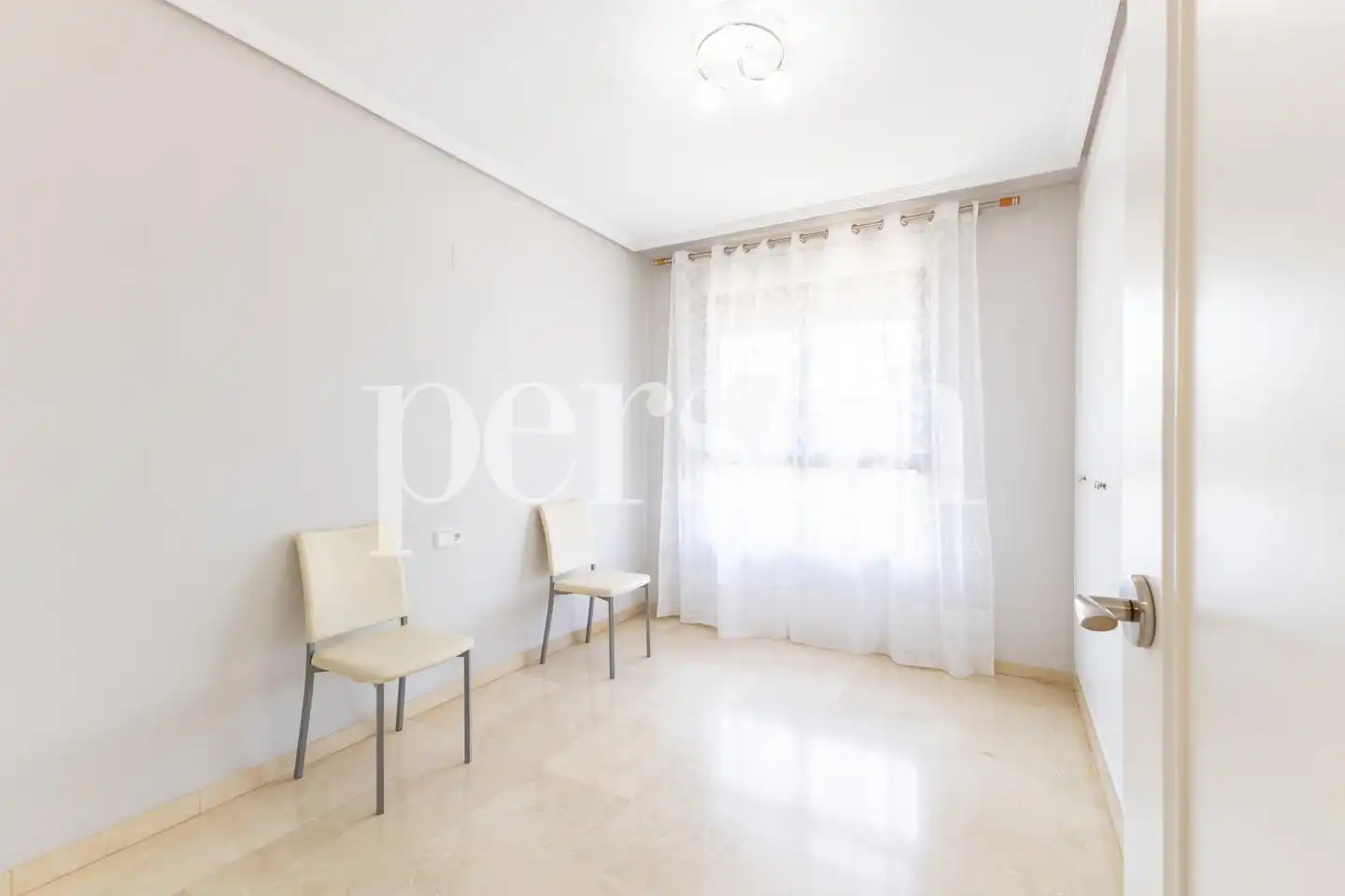 Bedroom of Flat for rent in Valencia  with Air Conditioner, Heating and Private garden