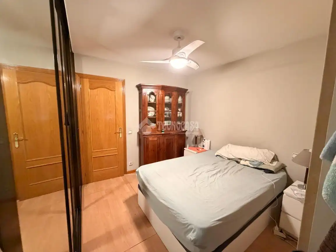 Bedroom of Flat for sale in Fuencarral - El Pardo