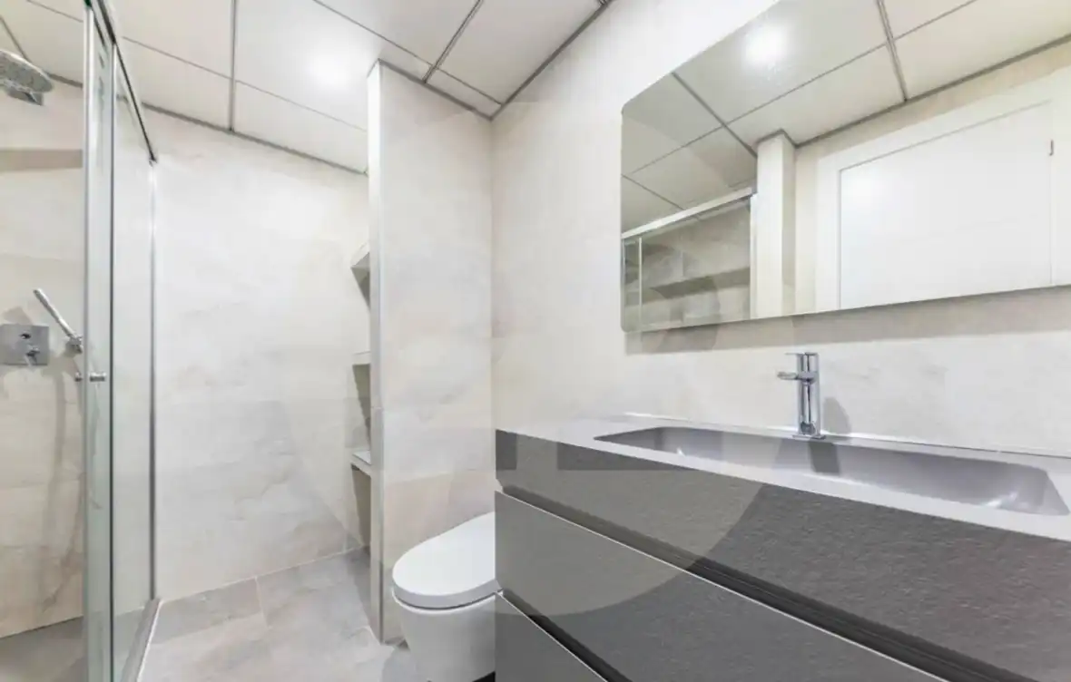 Bathroom of Duplexes for rent in Benidorm  with Air Conditioner, Heating and Terrace