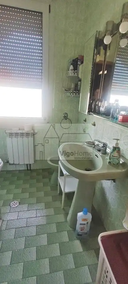 Baño de Casa o chalet en venta en Vigo  con Calefacción, Jardín privado y Terraza
