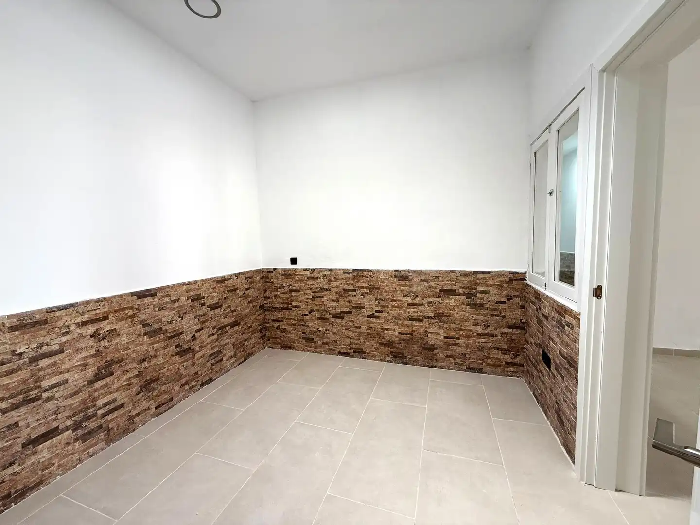 Wohnung zum Verkauf in Antigua mit Privatgarten, Terrasse und Alarm