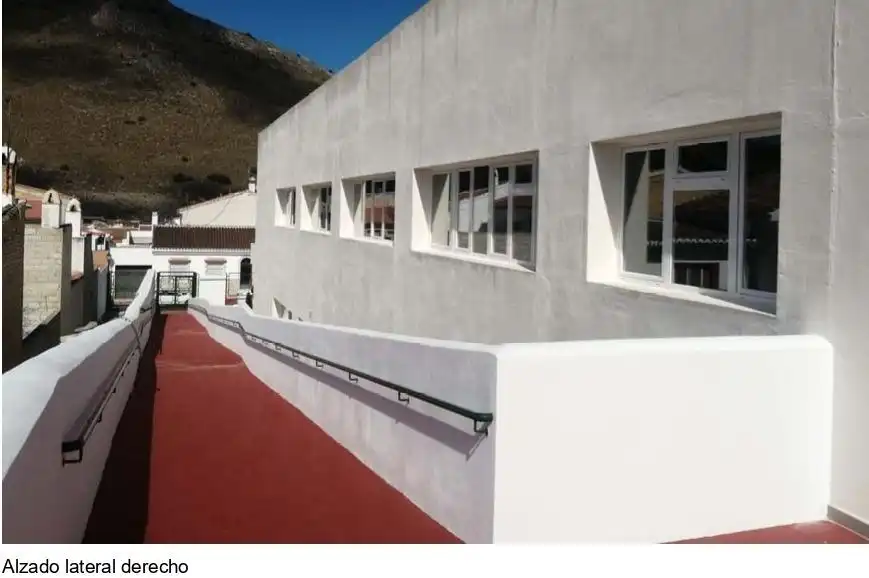 Außenansicht von Gebäude zum Verkauf in Archidona