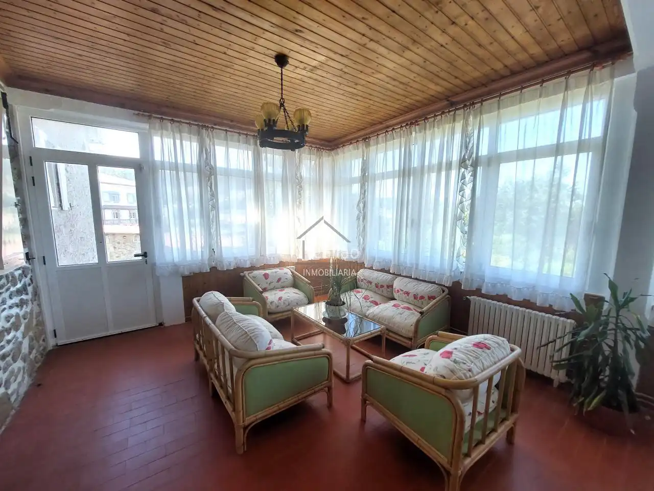 Sala de estar de Casa o chalet en venta en Narón con Calefacción, Jardín privado y Piscina