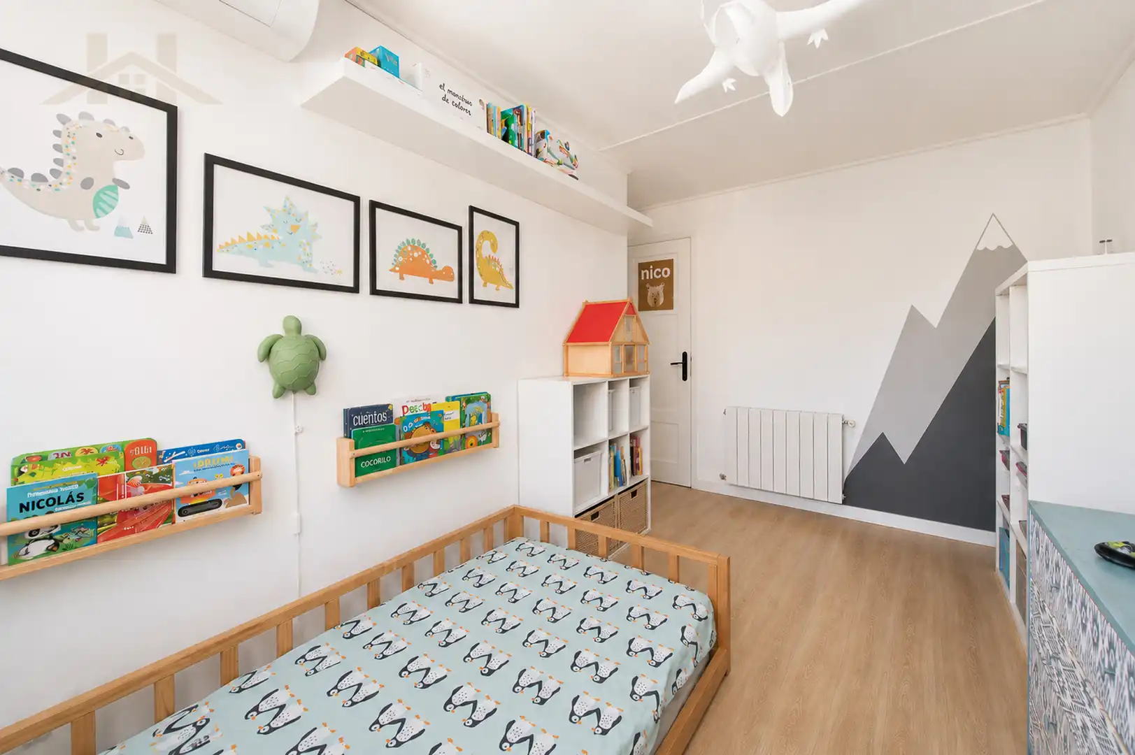 Habitación de Casa adosada en venta en Alcobendas con Aire acondicionado, Calefacción y Jardín privado