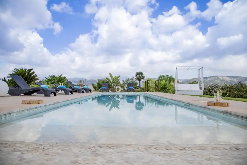Piscina de Finca rústica en venta en Sa Pobla con Aire acondicionado, Jardín privado y Terraza