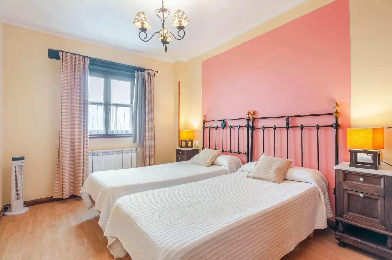 Habitación de Edificio en venta en Parres, Asturias