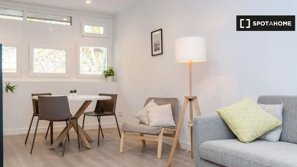 Appartamento con terrazza in affitto a Eixample, imagen 6