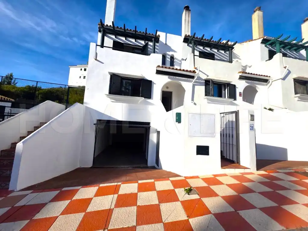Vista exterior de Casa o chalet en venta en Manilva con Jardín privado, Terraza y Piscina