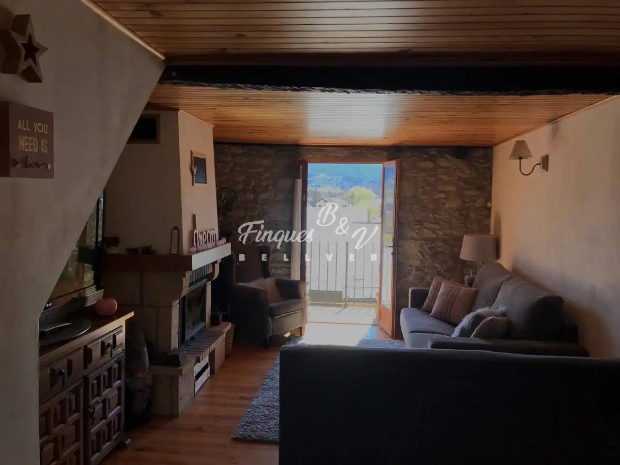 Living room of Flat for sale in Bourg - Madame  with Heating, Parquet flooring and Furnished