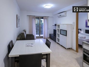 Piso con balcón en alquiler en Campanar