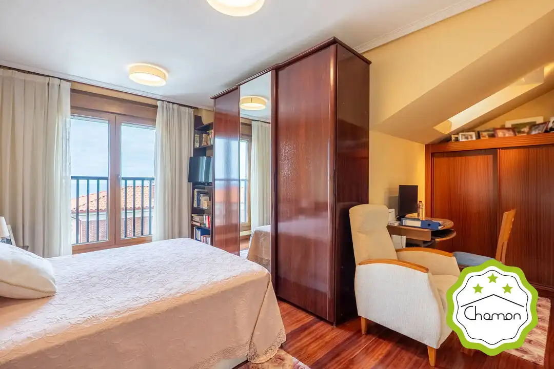 Bedroom of Houses for sale in Castro-Urdiales  with Heating and Furnished