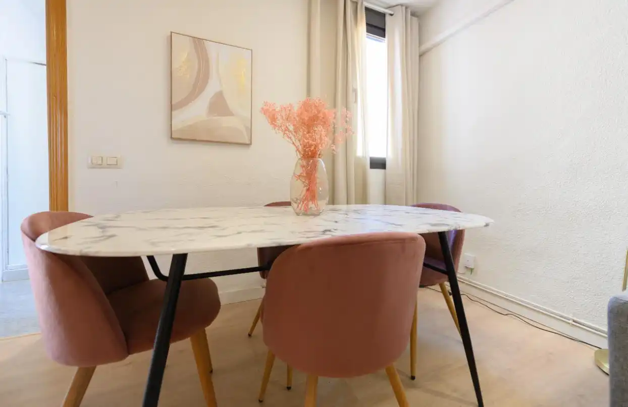 Menjador de Àtic de lloguer en Madrid amb Aire condicionat, Calefacció i Parquet