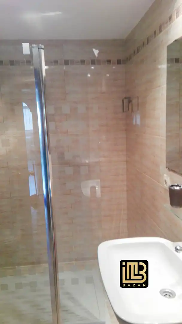 Bathroom of Flat for share in Málaga  with Air Conditioner, Furnished and Oven