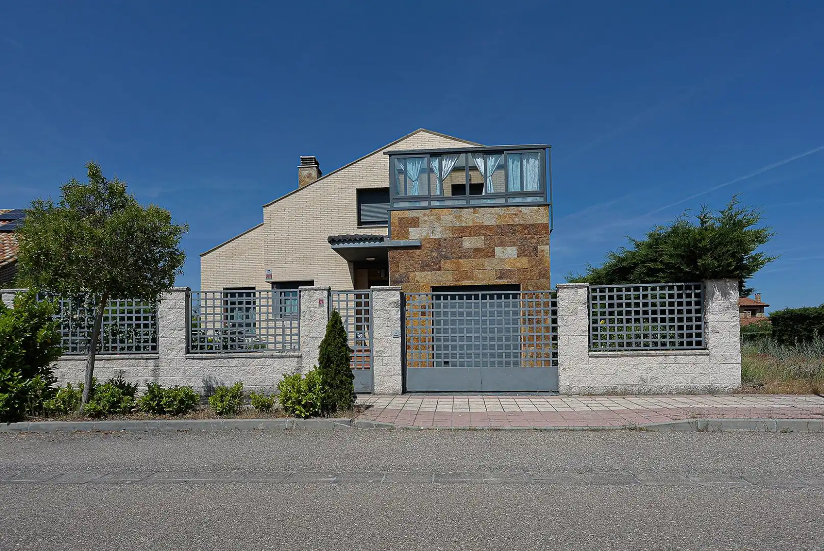 Houses for sale in Aldeamayor de San Martín