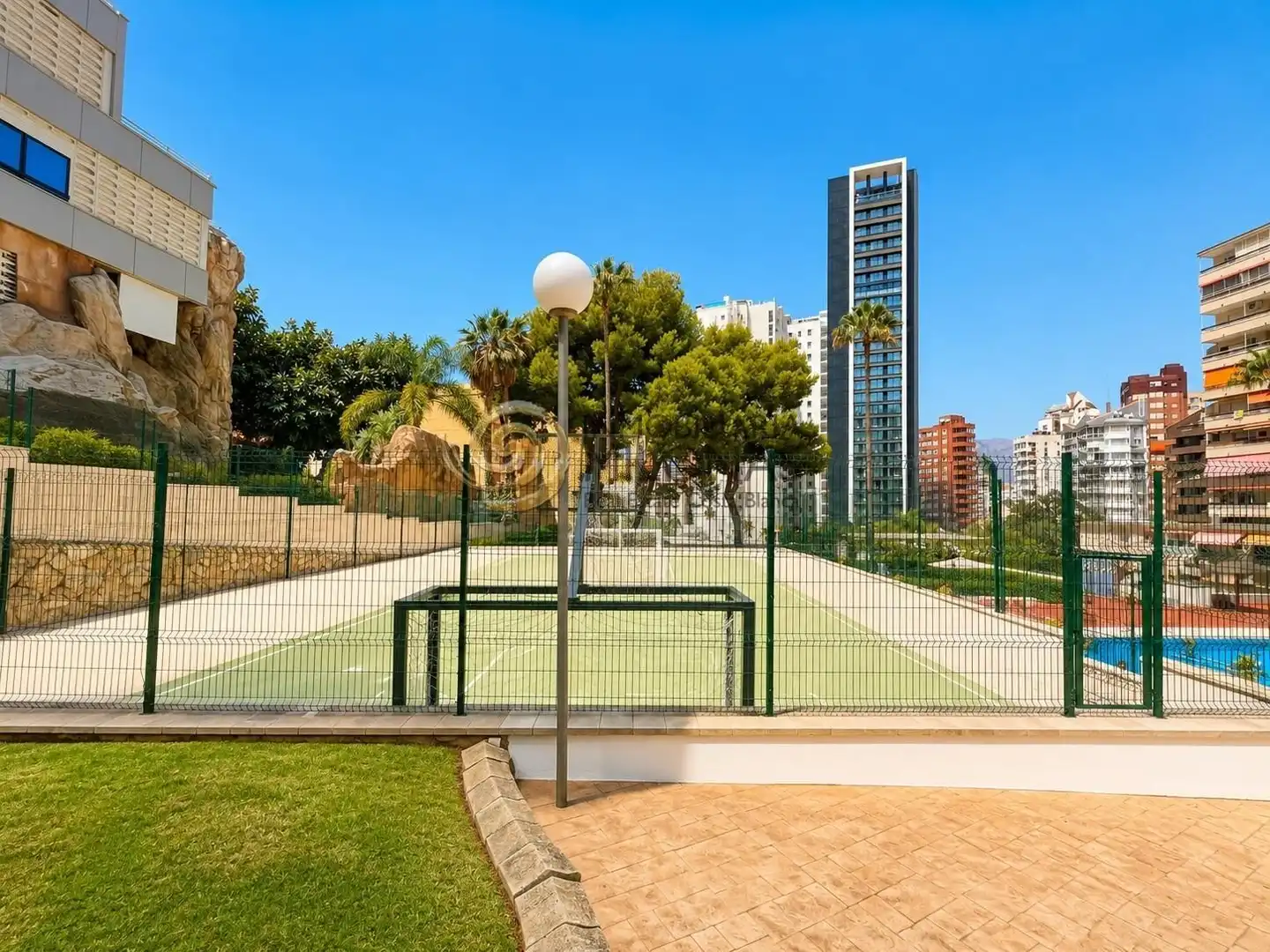 Außenansicht von Wohnungen zum Verkauf in Benidorm mit Klimaanlage, Heizung und Terrasse