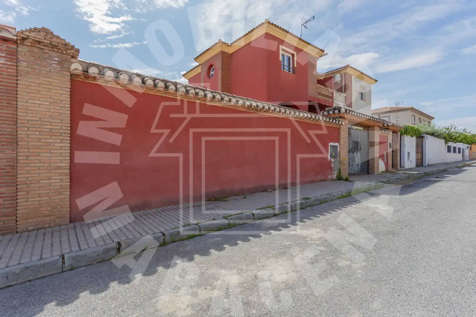 Vista exterior de Casa adosada en venta en Albolote con Terraza, Trastero y Piscina