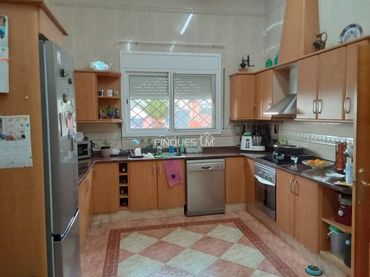 Casa con jardín en venta en Calle Verge de Montserrat