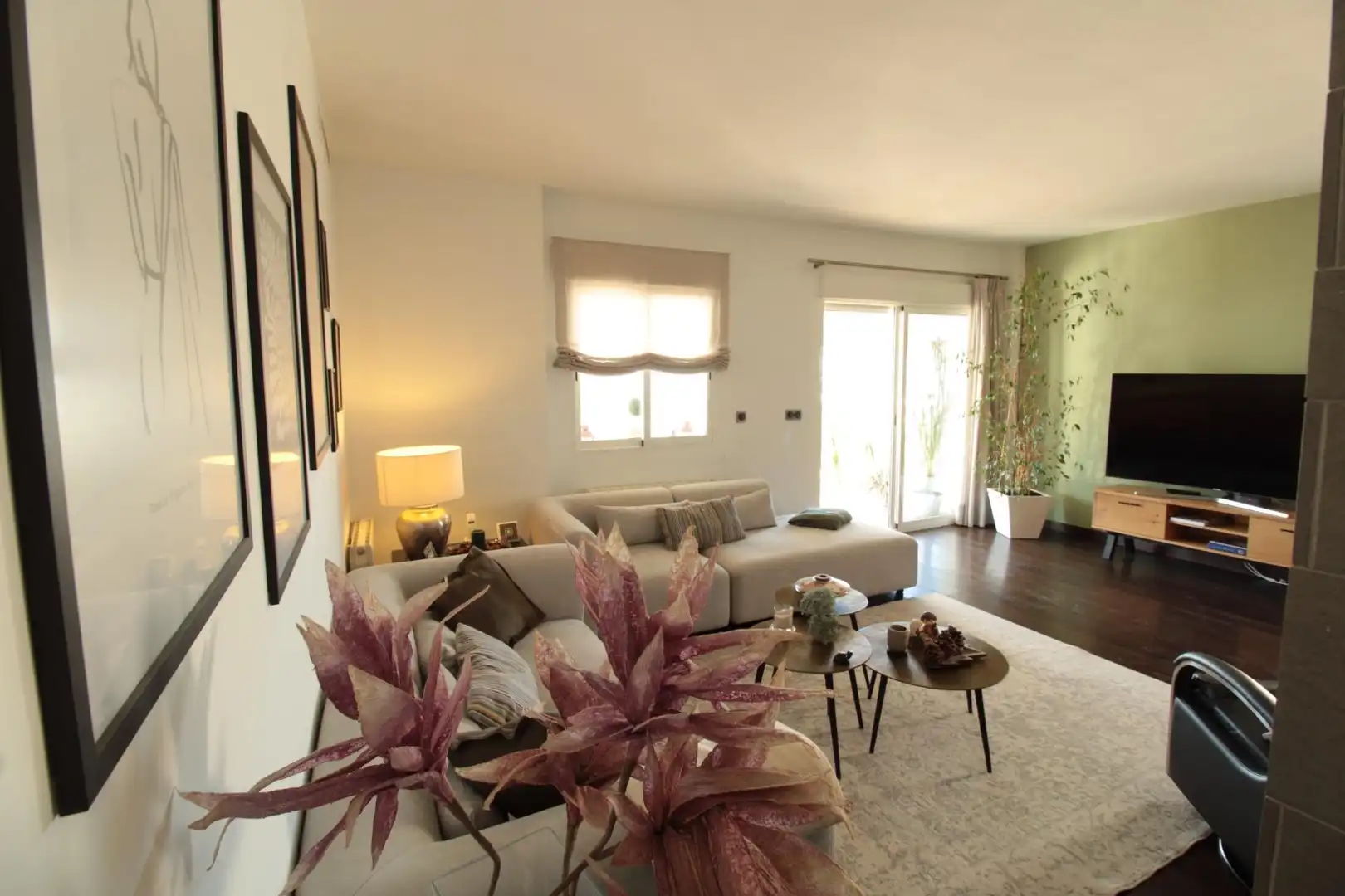 Sala d'estar de Casa o xalet en venda en Alzira amb Aire condicionat, Jardí privat i Parquet