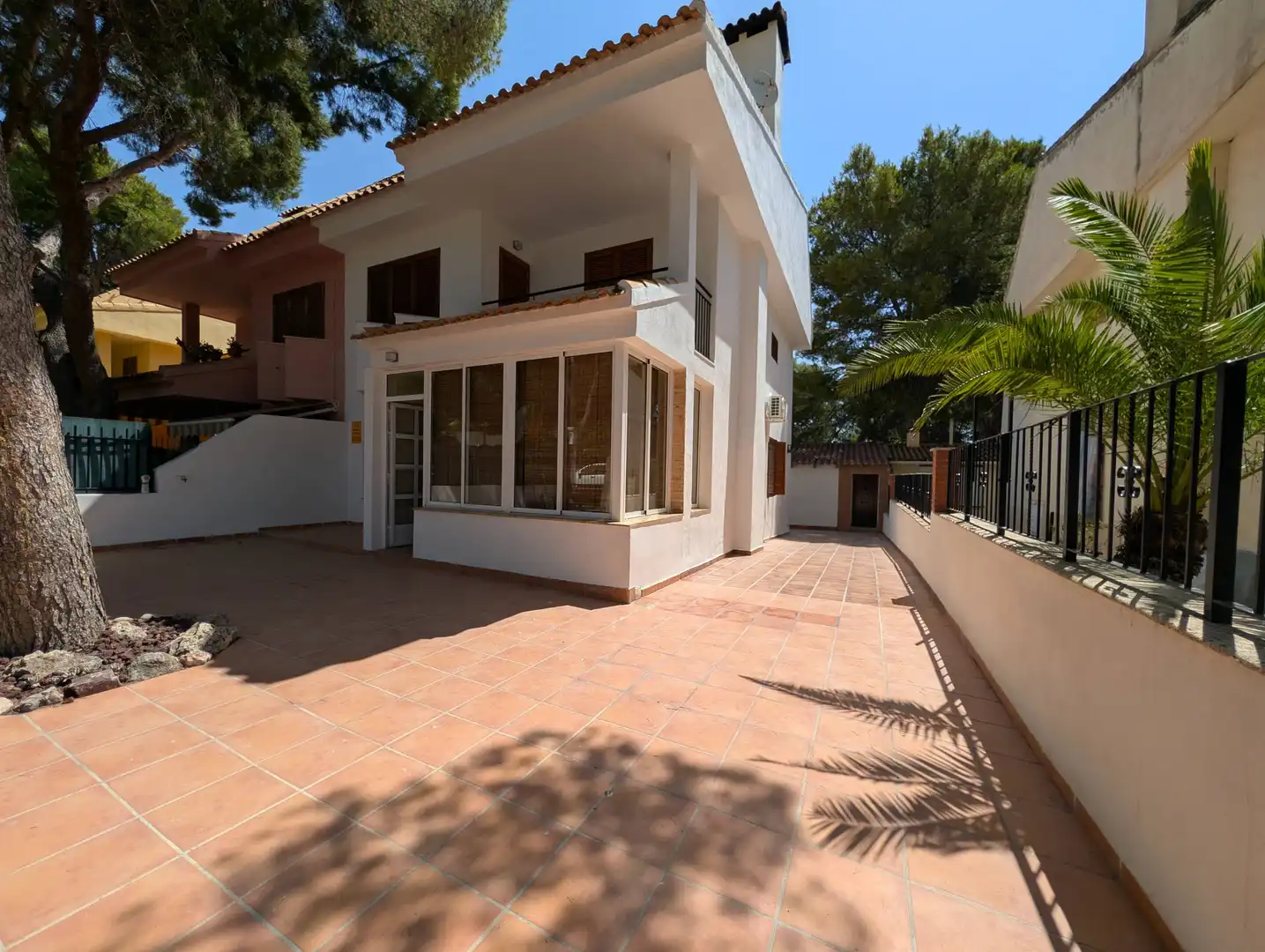 Außenansicht von Maisonette zum Verkauf in Totana mit Klimaanlage, Privatgarten und Terrasse