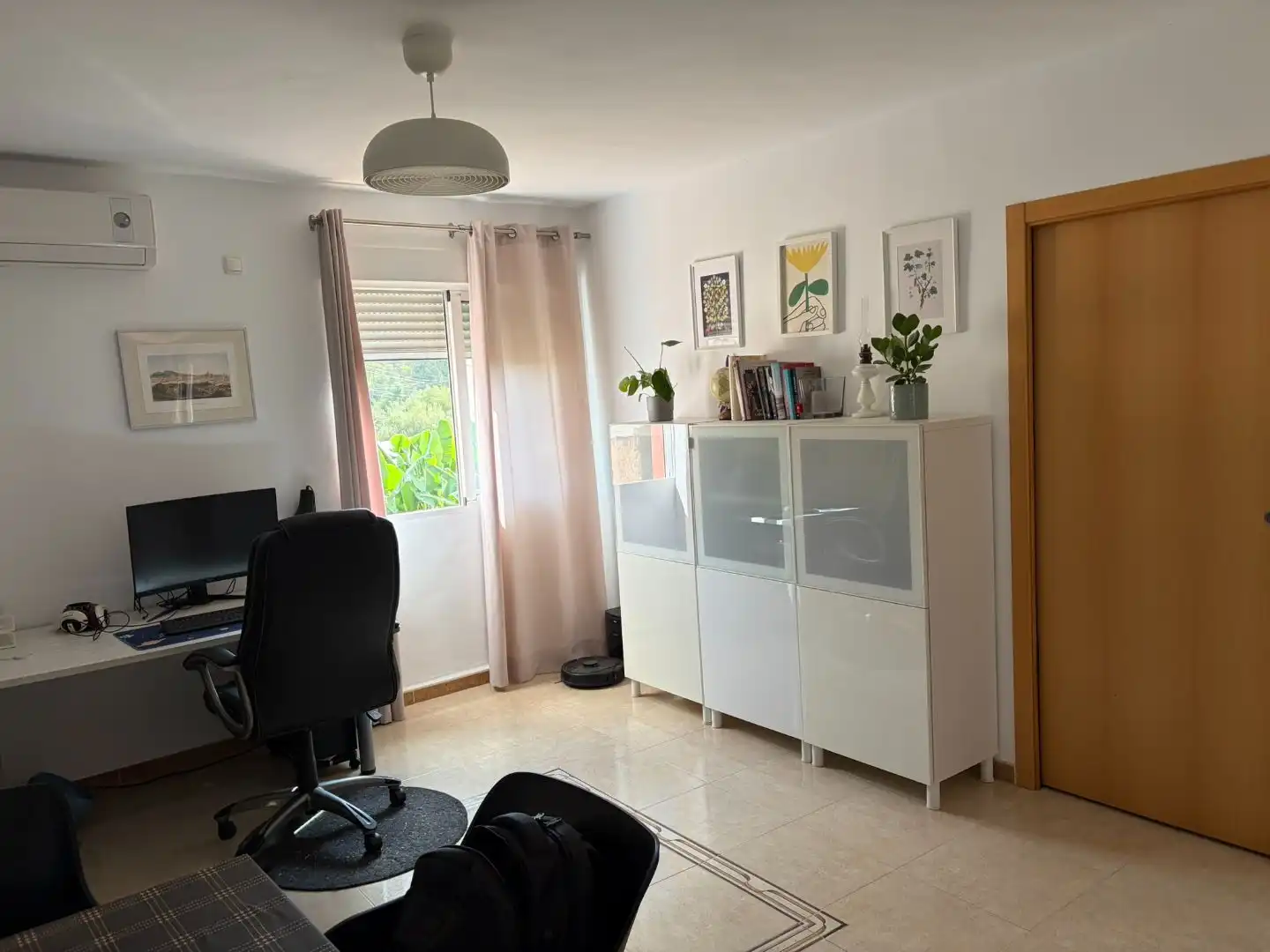 Sala d'estar de Casa o xalet en venda en Añoreta Baja