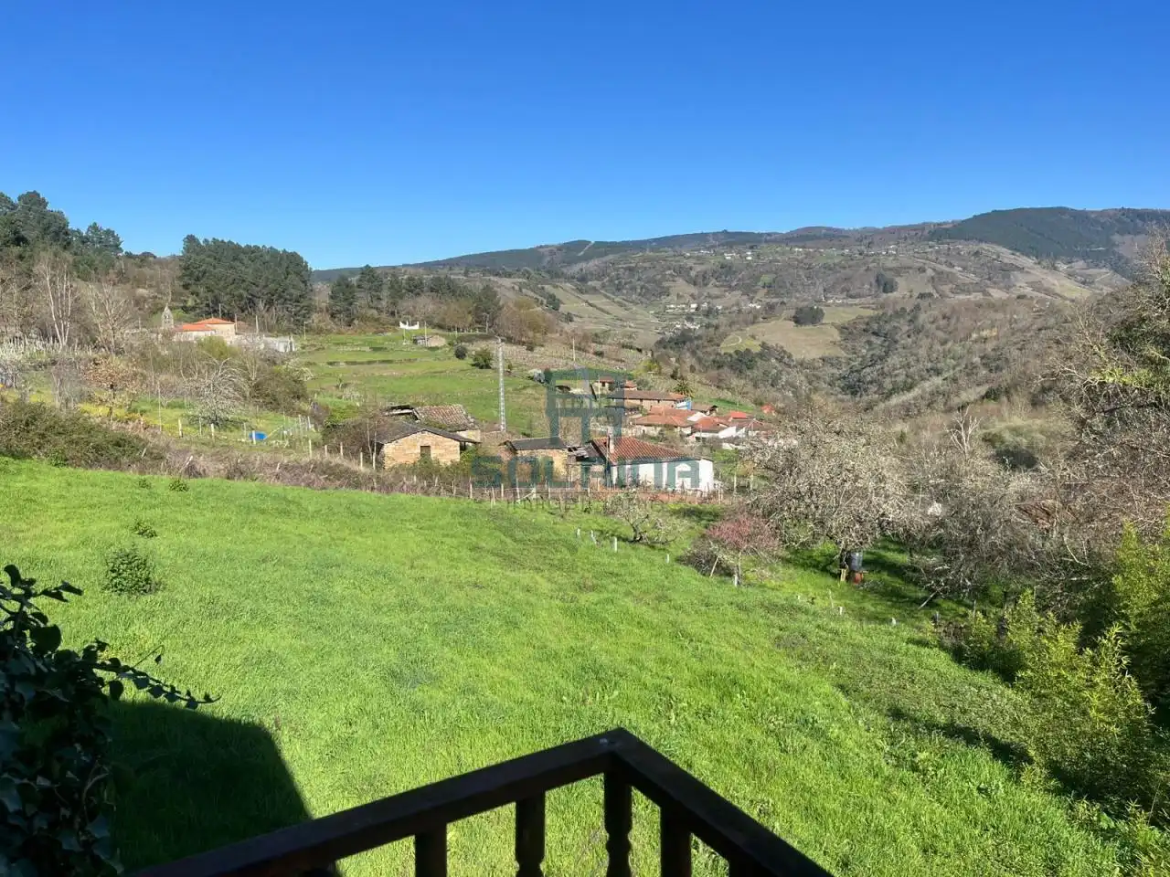 Vista exterior de Casa o chalet en venta en A Teixeira  con Jardín privado