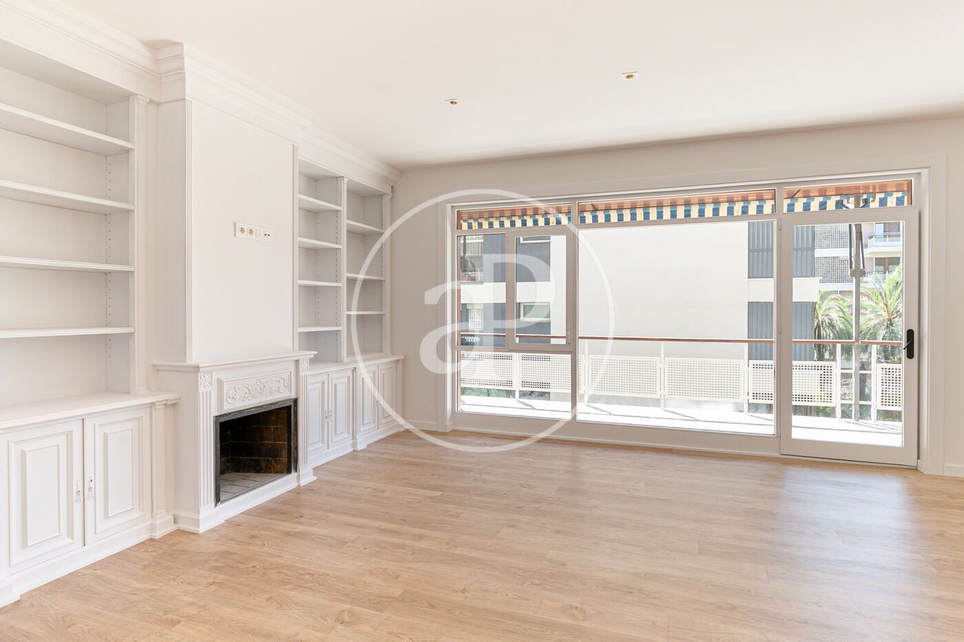 Living room of Flat for sale in  Barcelona Capital  with Air Conditioner, Heating and Private garden