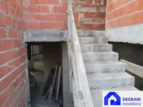 Casa adosada en venda en Oviedo  amb Jardí privat