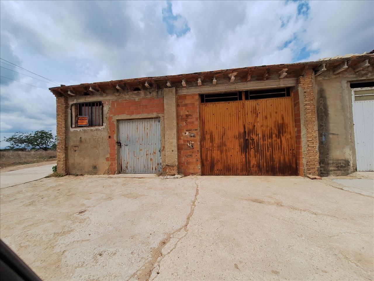 Exterior view of Industrial buildings for sale in Carlet
