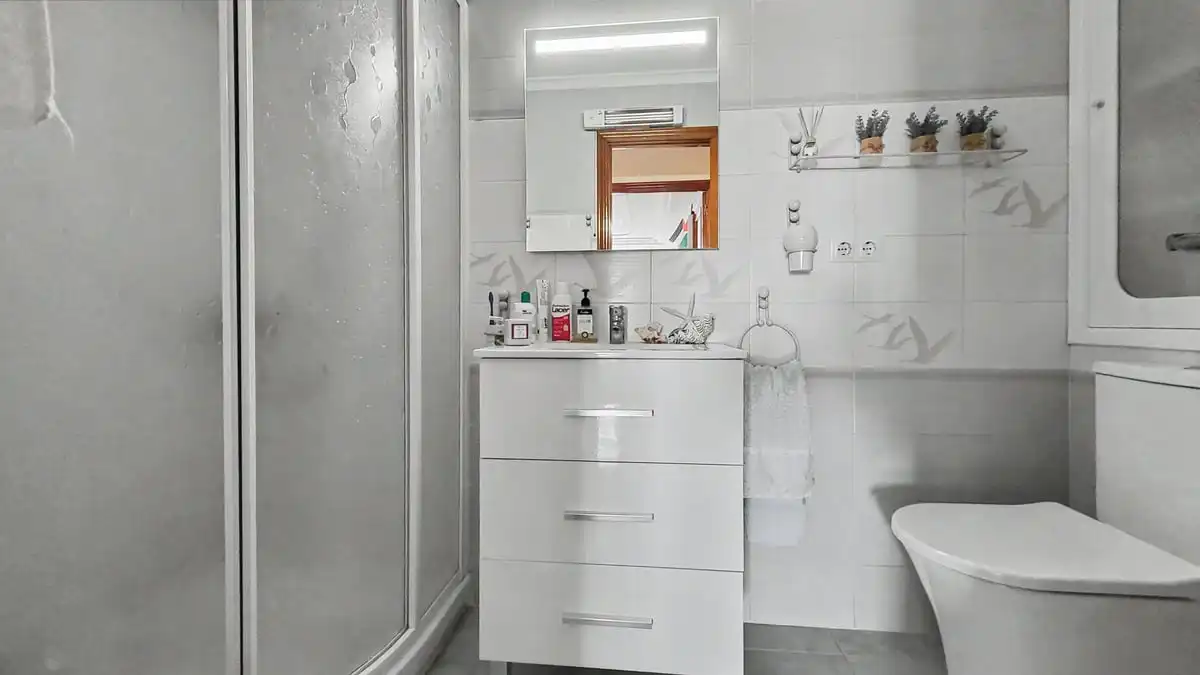 Bathroom of Flat for sale in Saladar