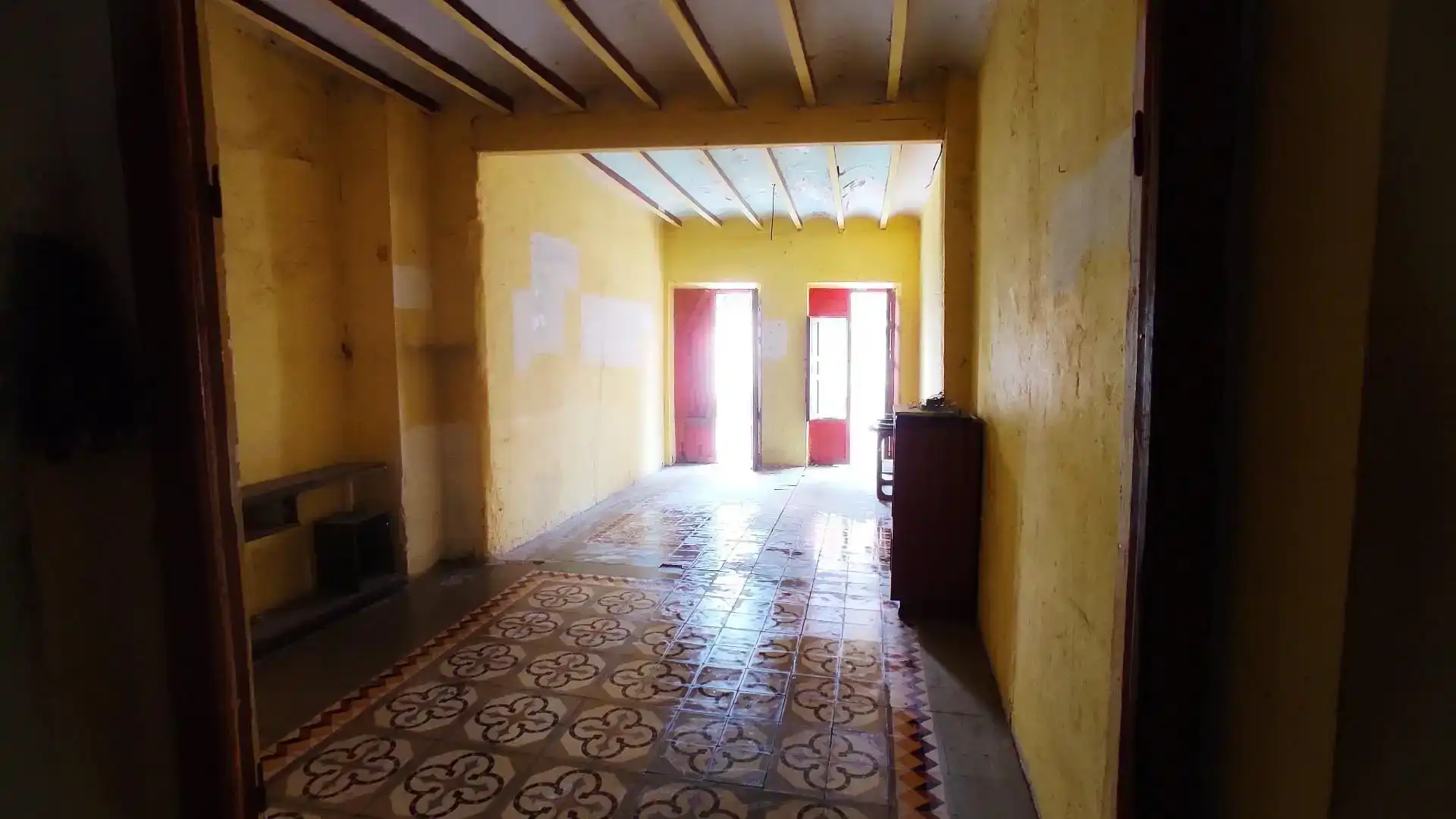 Casa adosada en venda en Yecla amb Balcó