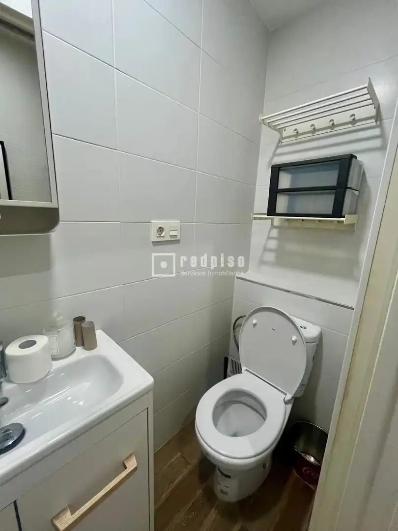 Bathroom of Flat for rent in Granada  with Terrace, Furnished and Alarm