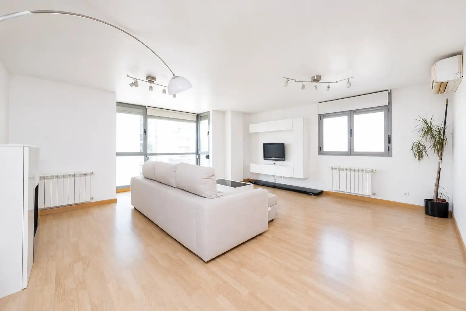 Sala de estar de Piso en venta en Rivas-Vaciamadrid con Calefacción, Trastero y Piscina comunitaria