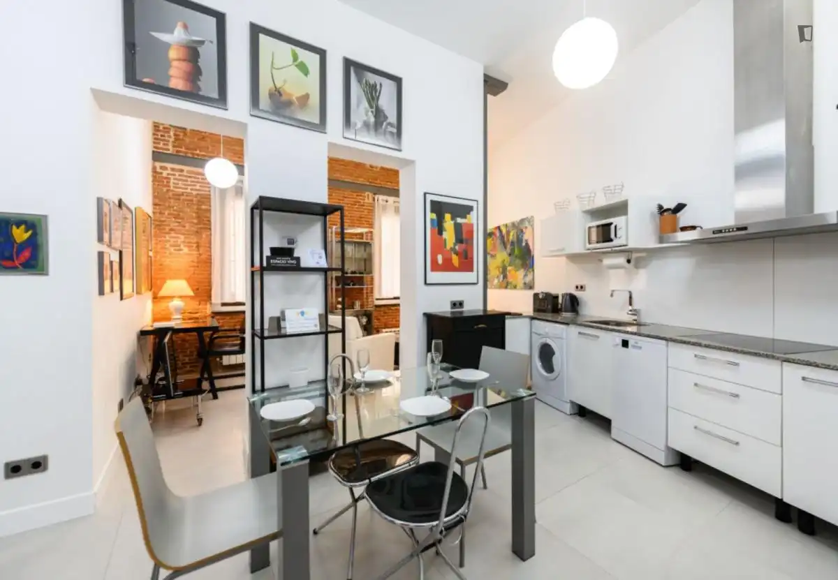 Cocina de Apartamento de alquiler en Madrid con Calefacción, Amueblado y Horno