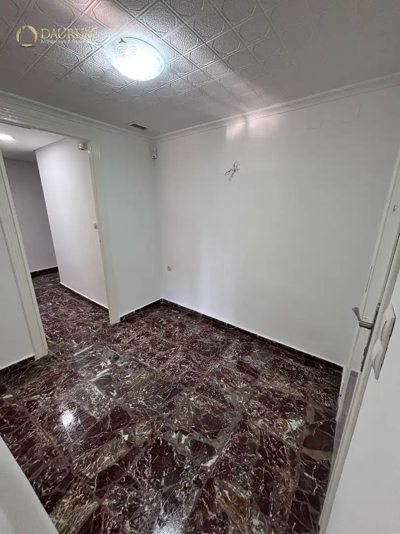 Wohnung zum Verkauf in Torrent mit Klimaanlage, Heizung und Terrasse
