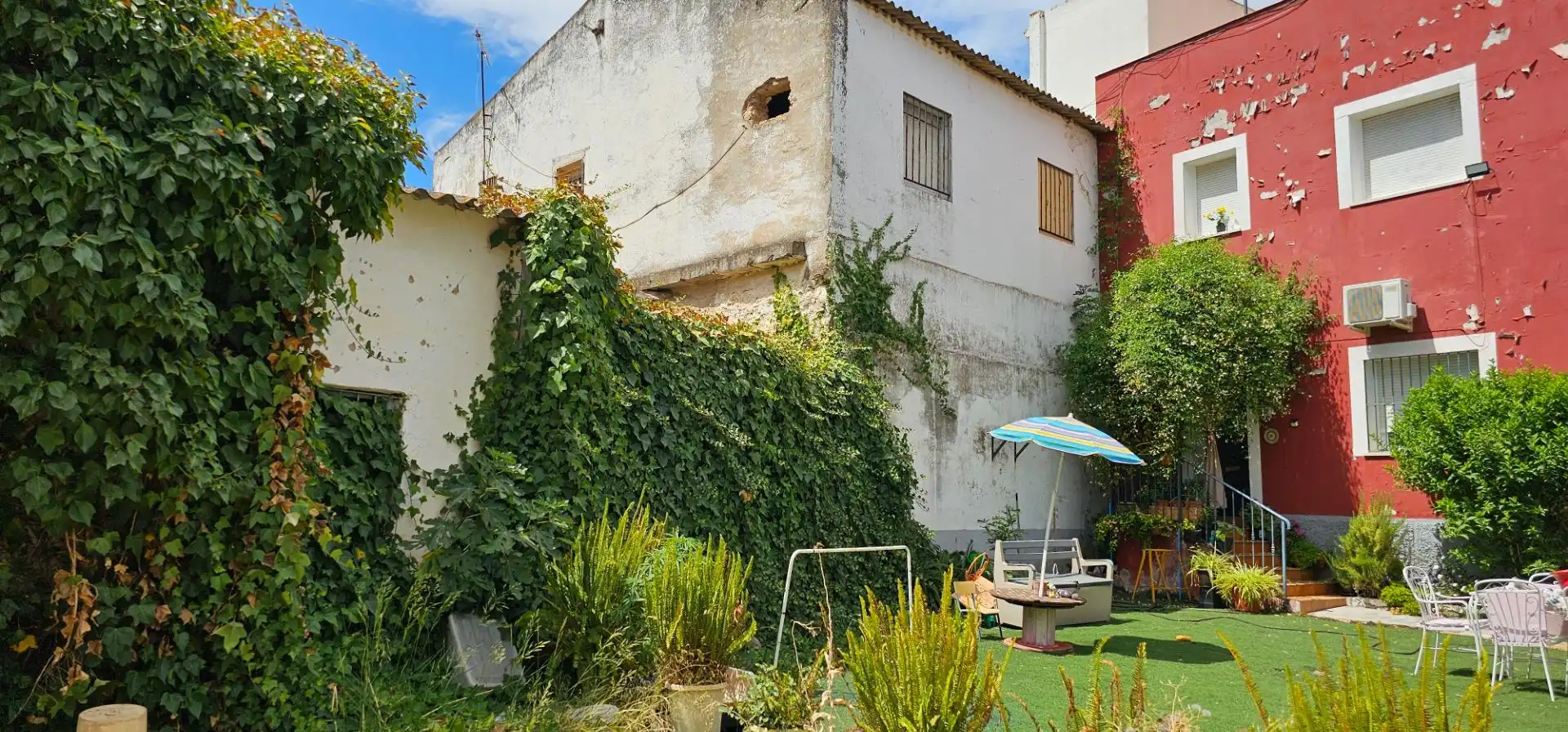 Vista exterior de Casa adosada en venta en La Algaba
