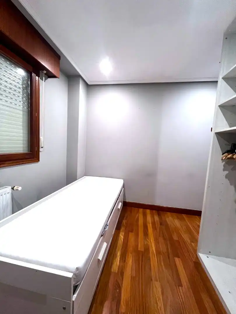 Habitación de Planta baja en venta en Castro-Urdiales con Calefacción, Jardín privado y Parquet